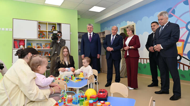 Марат Ахметов посетил обновленные детский сад и музыкальную школу в Челнах