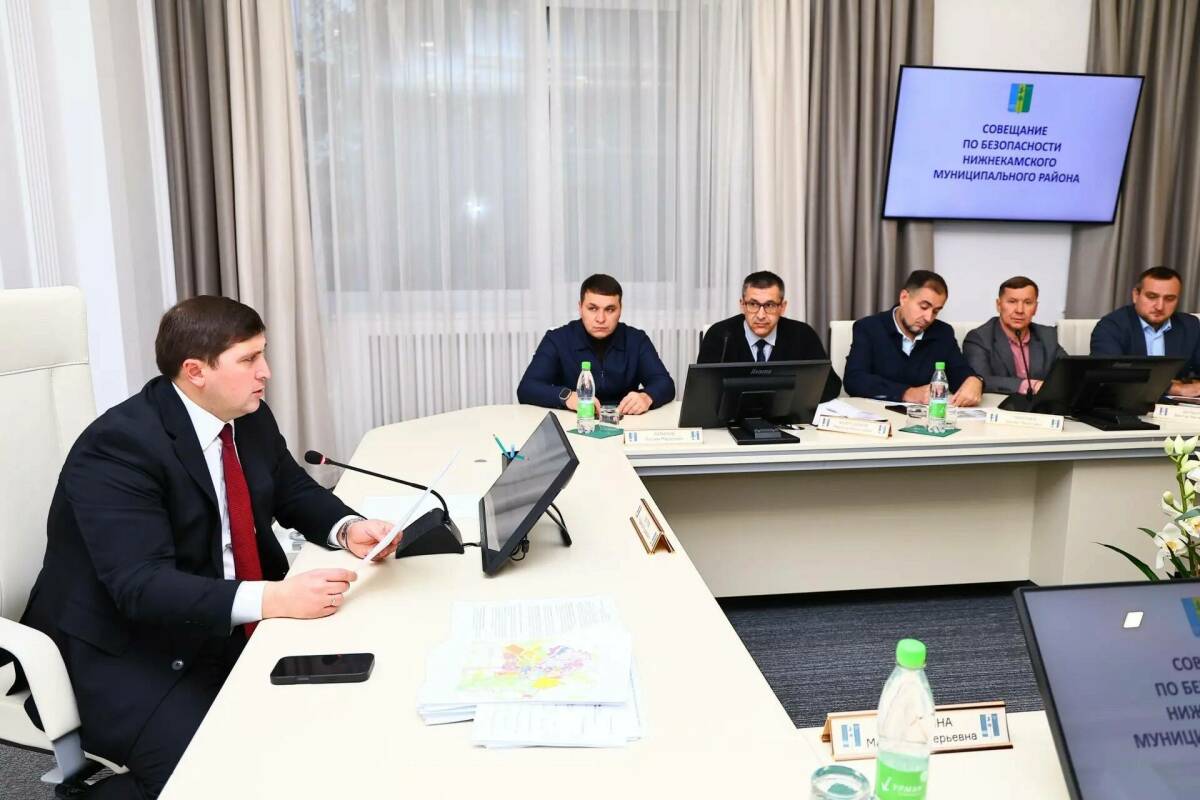 Беляев поручил оборудовать дополнительные укрытия в жилых домах Нижнекамска