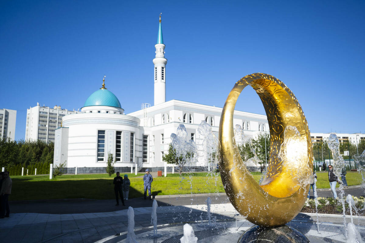 «Не один на один со своей бедой»: в Казани открыли инклюзивный центр и бульвар