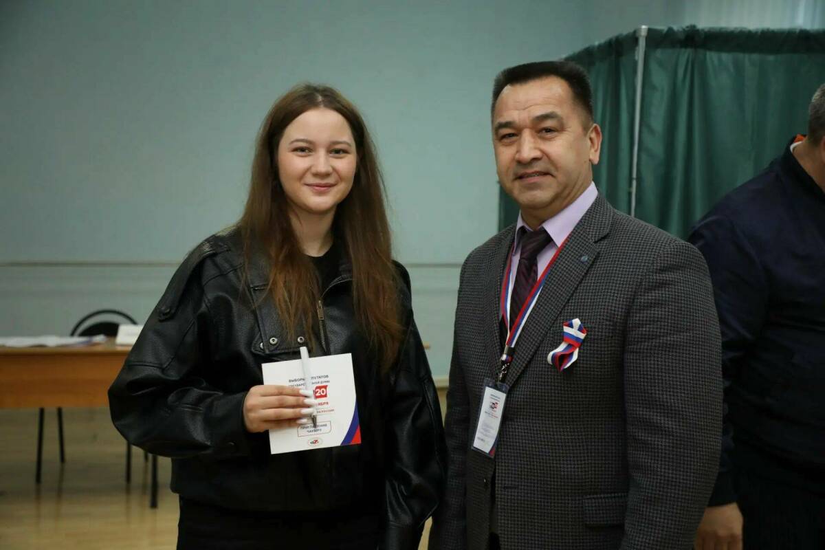 18-летняя Адиля Мисбахова впервые проголосовала в родной Бугульме