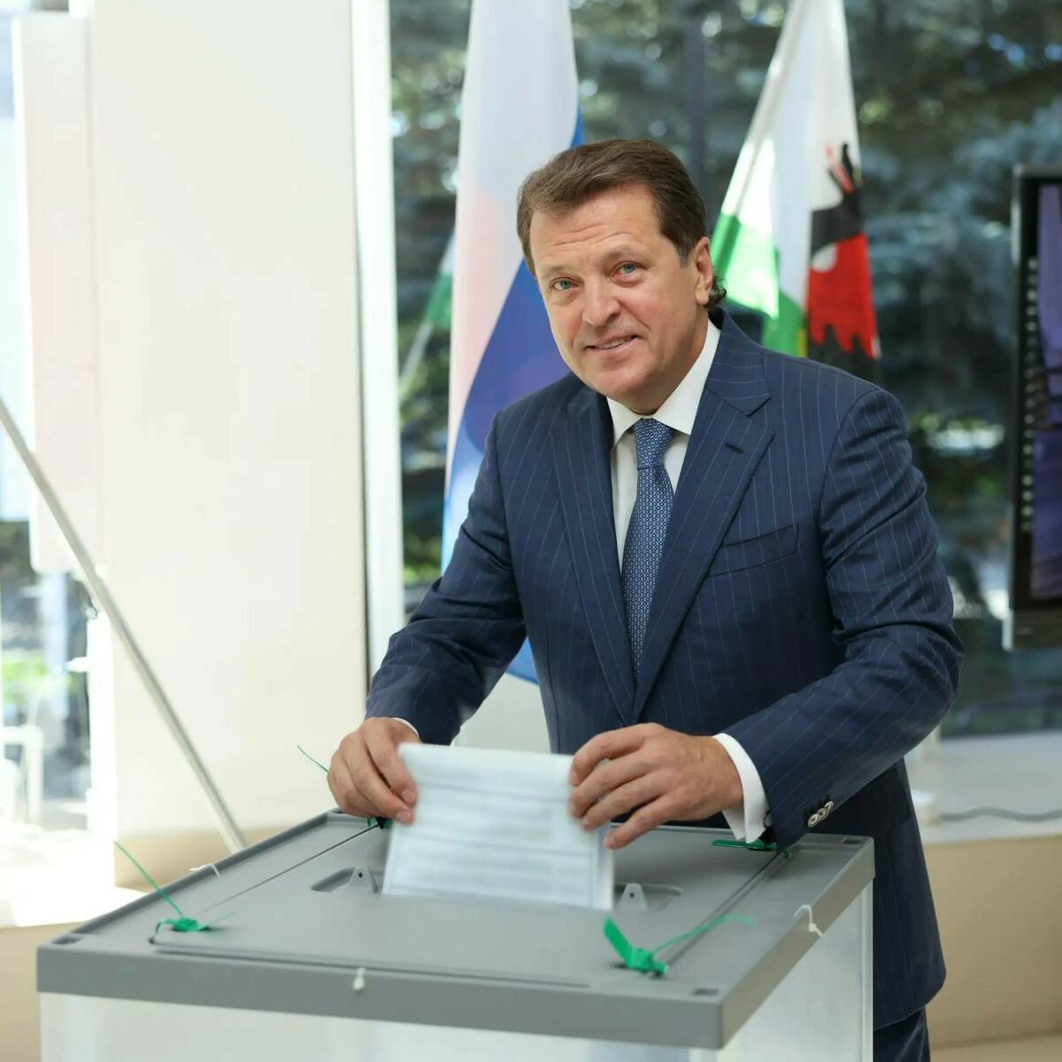 Мэр Казани проголосовал на выборах в Госдуму