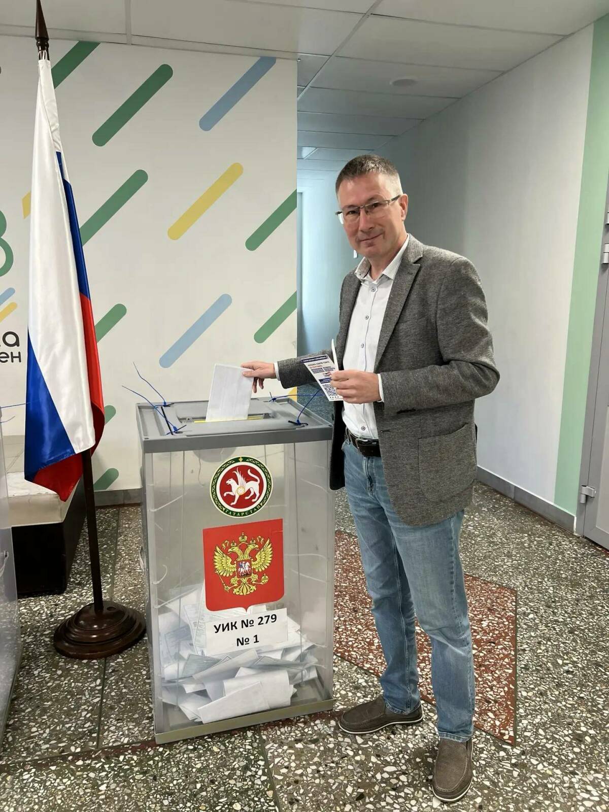 Марат Гатин вместе с семьей проголосовал на выборах
