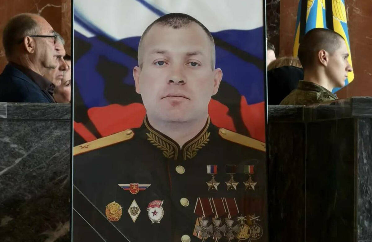 С детства было понятно, что у Антона Груниса большое будущее, рассказал его первый командир. Рос озорным, занимался спортом и был уверен, что станет генералом. О том, каким в детстве был Антон Грунис, о его военной карьере, семье, а также о том, как провожали в последний путь сильного духом офицера, – в материале «Татар-информа».