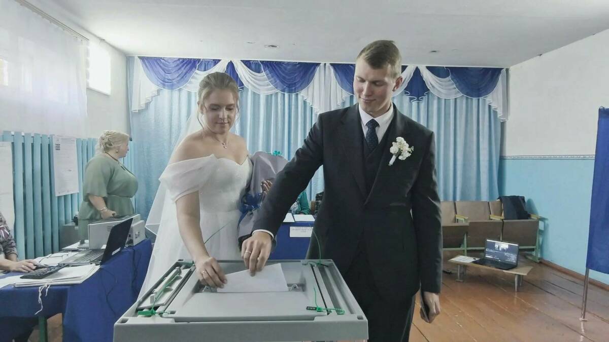 В Тетюшах молодожены в день свадьбы отправились на избирательный участок