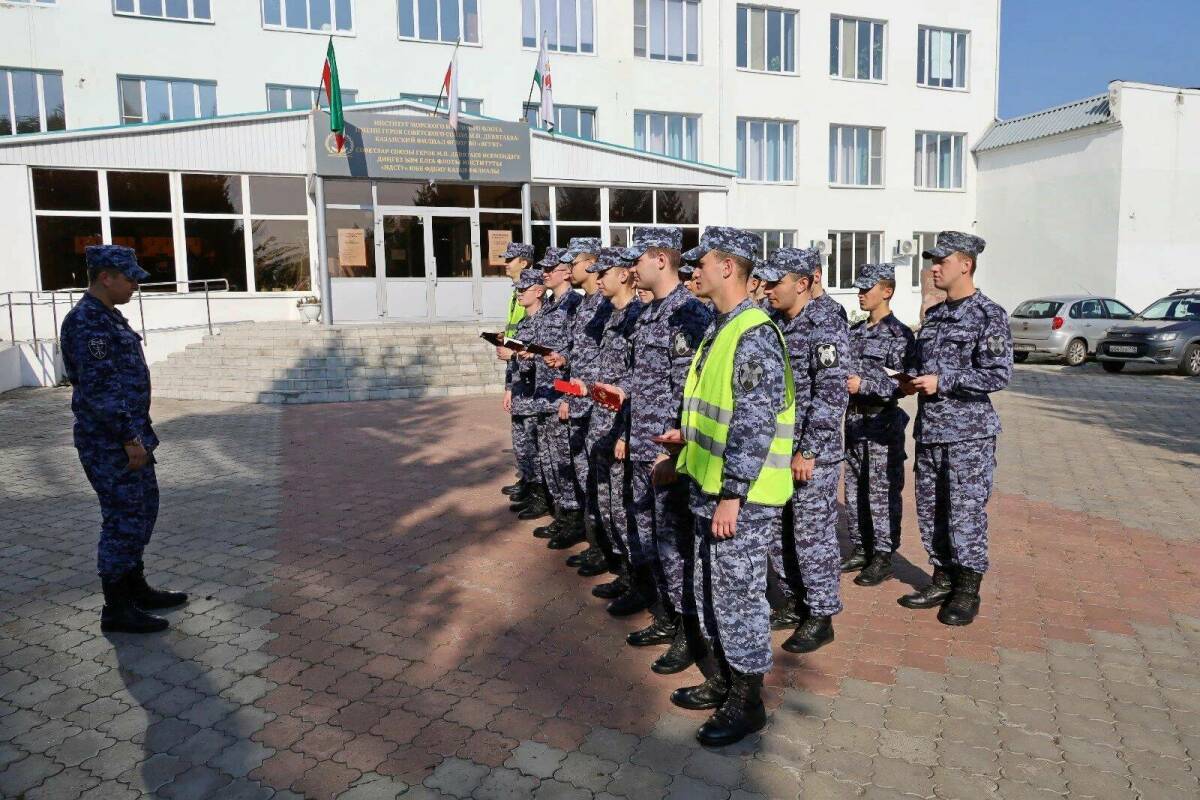 В Татарстане бойцы Росгвардии проголосовали на выборах в Госдуму