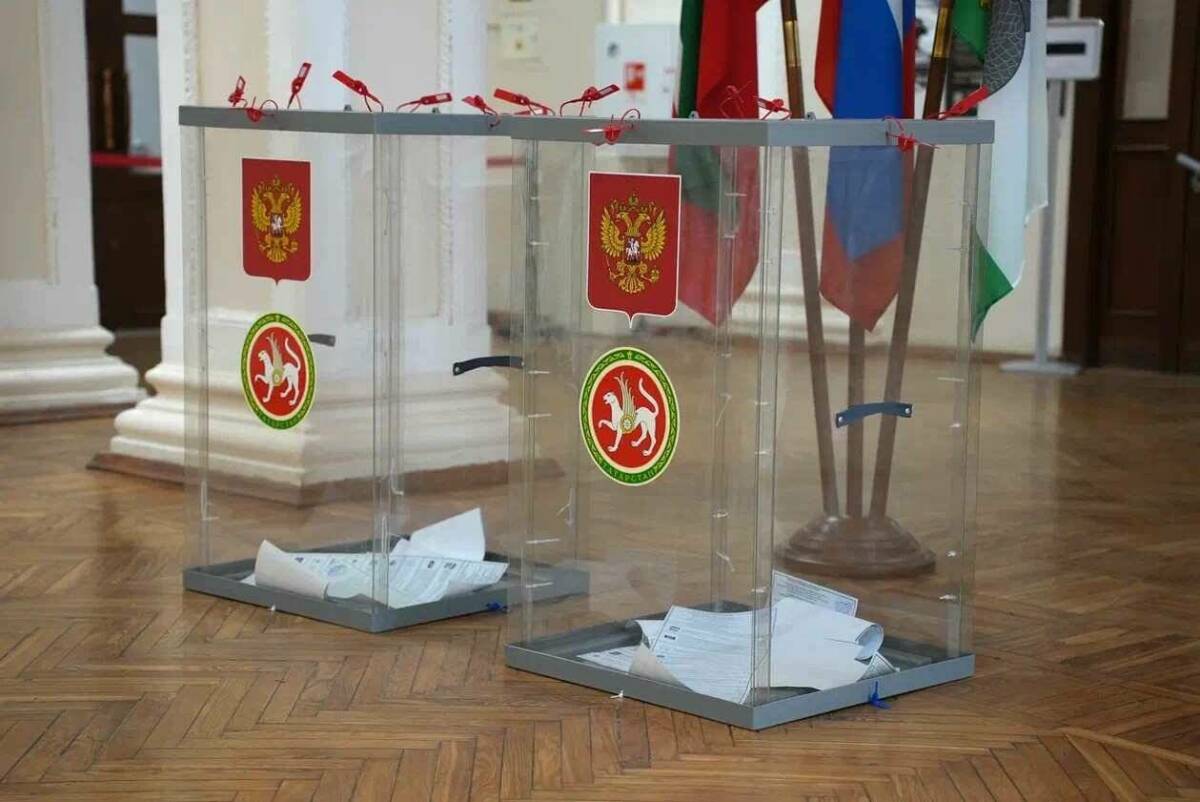 Депутаты Казгордумы отдали свои голоса на выборах в Госдуму РФ