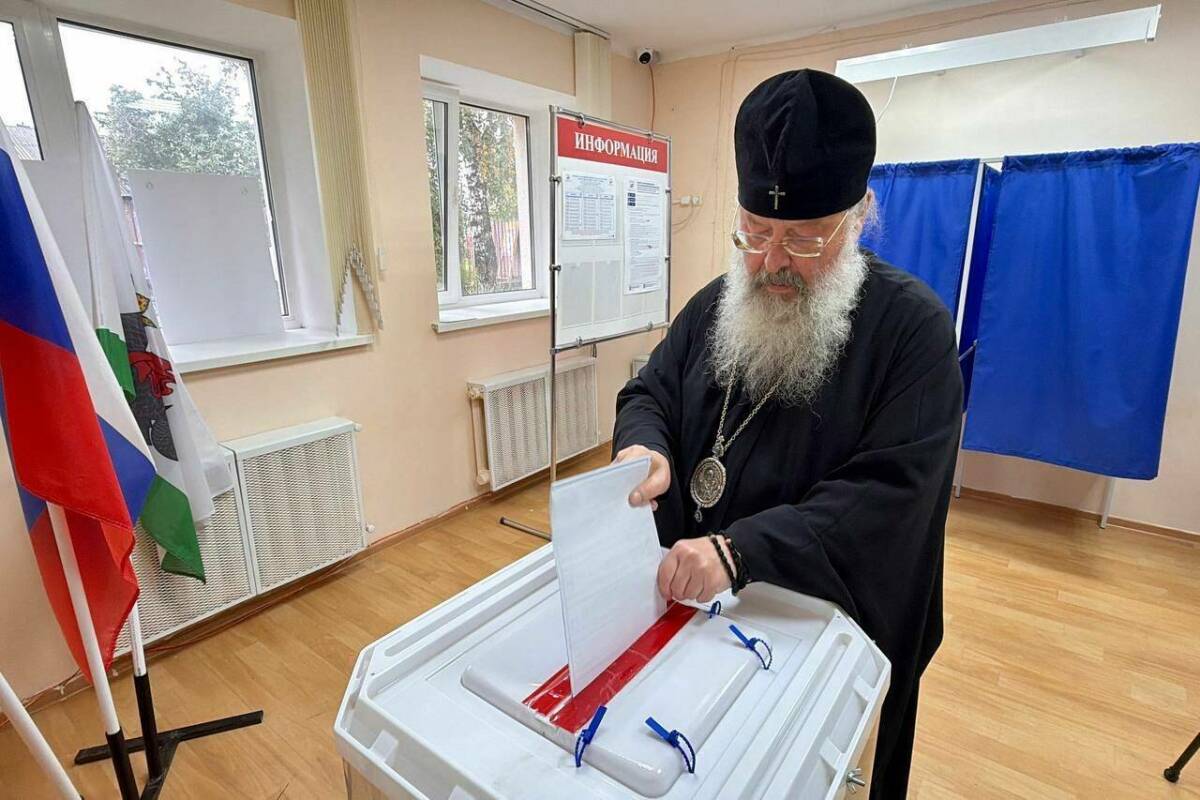 Митрополит Кирилл проголосовал на выборах в Госдуму