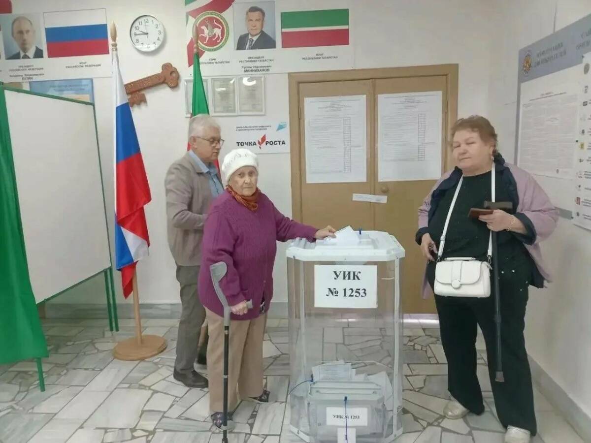 В Верхнеуслонском районе на выборы пришли представители разных поколений