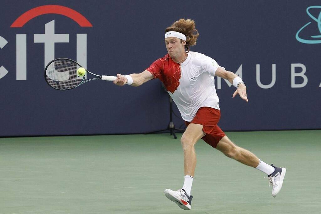 Рублев вышел в четвертьфинал ATP 250 в Ханчжоу
