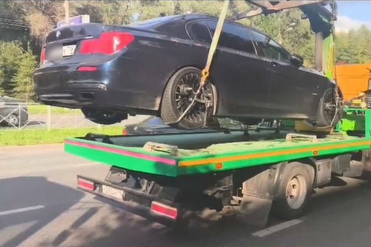 В Казани за сотню с лишним неоплаченных штрафов у водителя забрали BMW