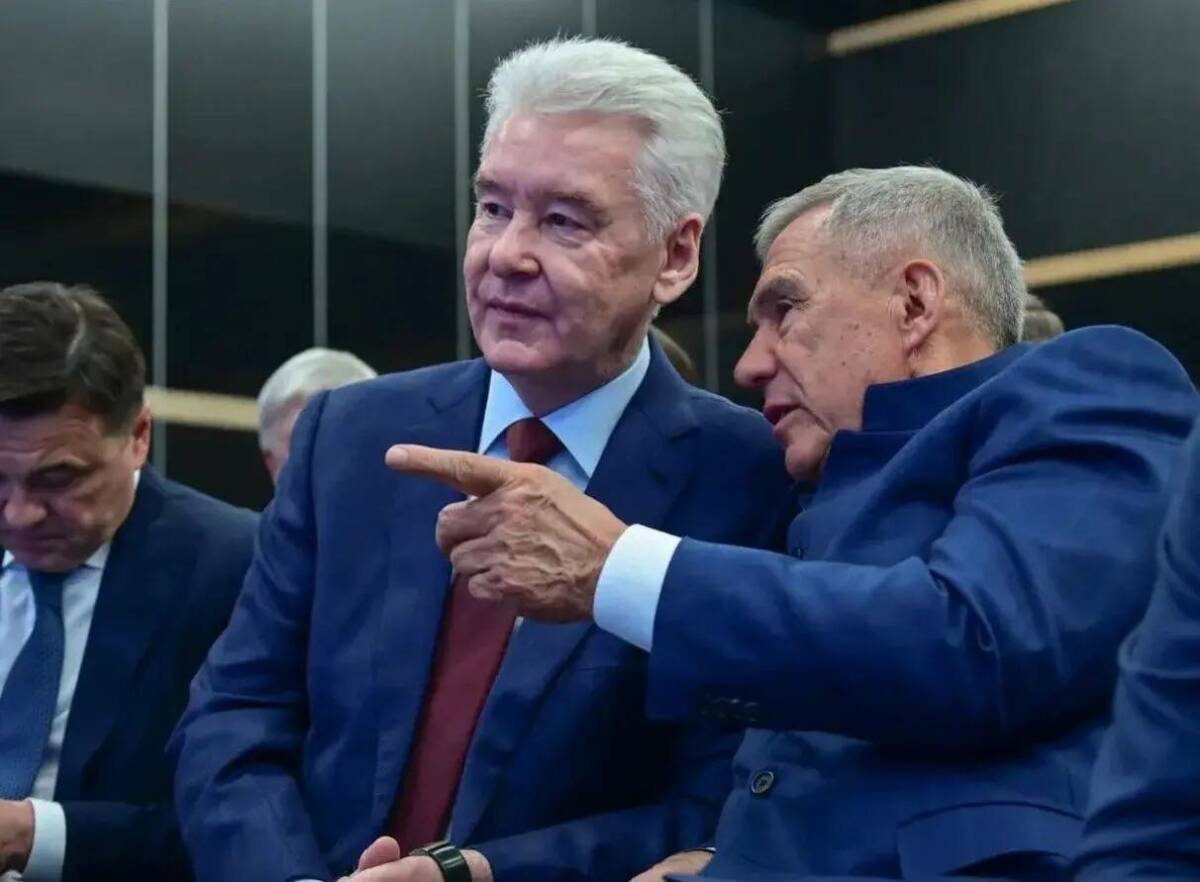 Минниханов поздравил Собянина с присвоением звания Героя Труда