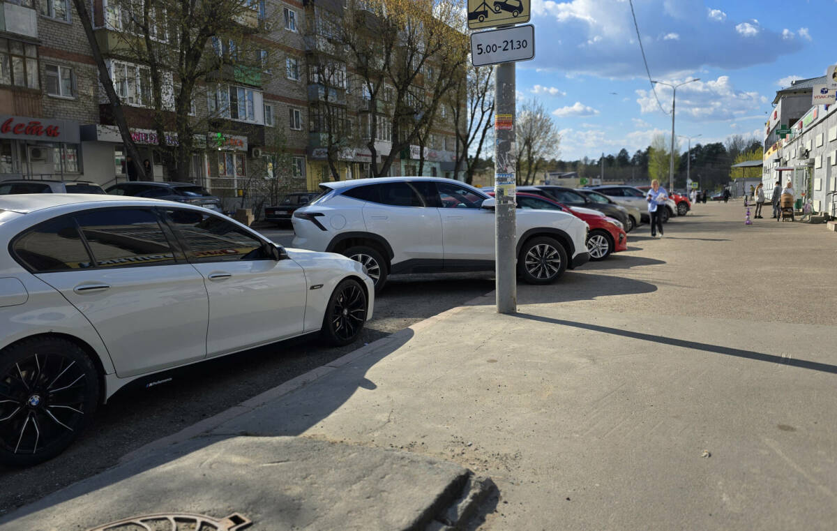 «Народный инспектор» – это не про «настучать на соседа», это возможность сохранить чьи-то жизни и здоровье. Если сегодня привлечь нарушителя к ответственности, завтра он крепко подумает, нарушать ли ПДД снова. О том, почему пользоваться приложением важно, и о том, жители каких городов РТ чаще других сообщают о нарушениях, выяснял «Татар-информ».