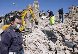 Число жертв землетрясения в Италии выросло до 50 человек