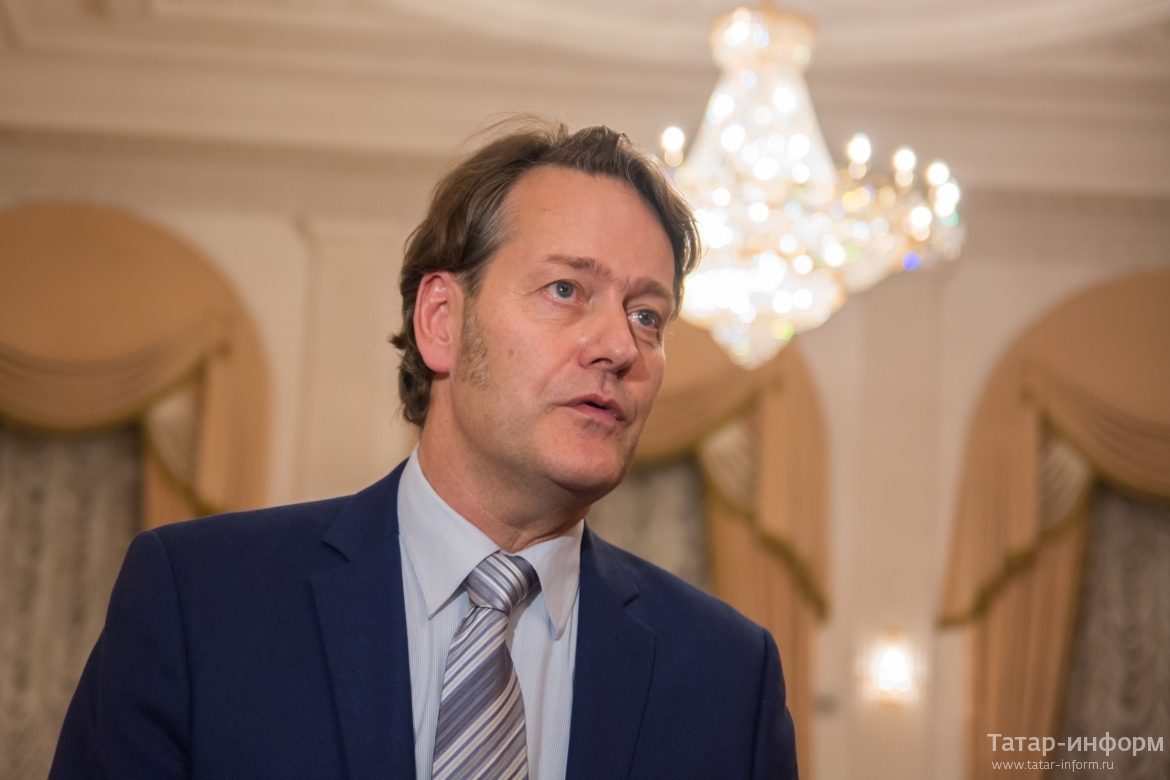 Феликс юсупов и его жена ирина. Гости из прошлого сериал 2020. Охотники за привидениями фильм 2020. Хью гросвенор герцог вестминстерский. Потомок дата выхода.