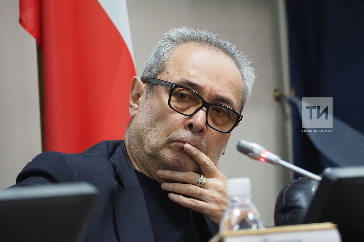 фокин режиссер александринского. сергей емельянов директор александрийского театра. директор александринского театра сергей емельянов. директор александринского театра. художественный руководитель александринского театра валерий фокин.