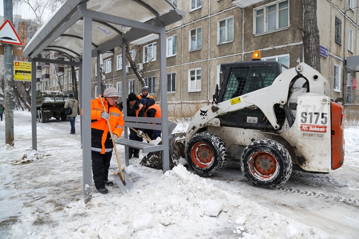 Зимнее содержание улично дорожной сети. Зимнее содержание улично дорожной сети. Снег в казани 2022 октября. Зимнее содержание улично дорожной сети. Зимнее содержание улично дорожной сети.