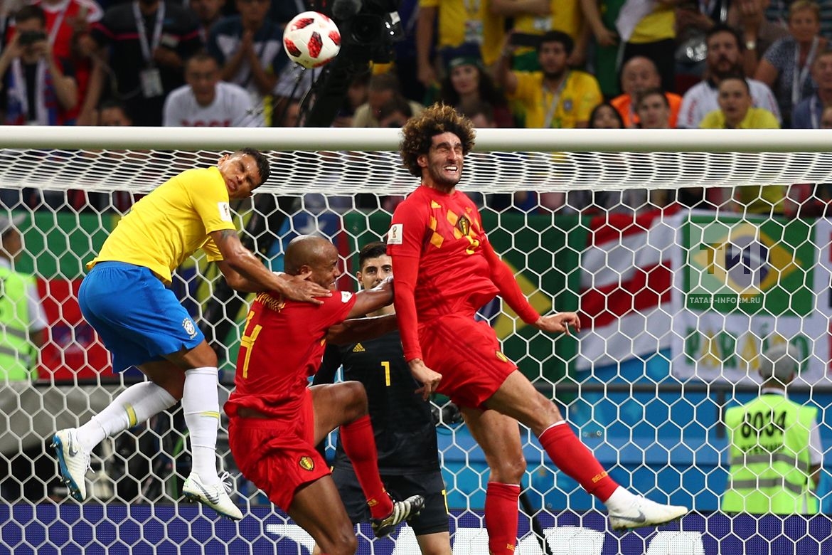 Чемпионат бельгии матчи. Футбольный матч Бразилия - Германия. Бразилия Бельгия футбол. Футбольный матч Бразилия - Германия фото.