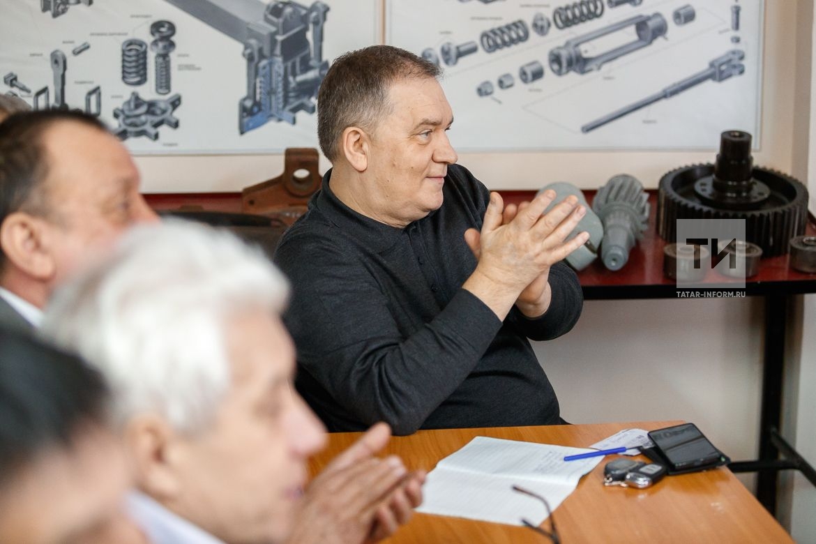 директор цзн альметьевск. гильманов шамиль закирович метроэлектротранс. центр занятости населения альметьевск. минтруд казань. предпенсионеры татарстан.