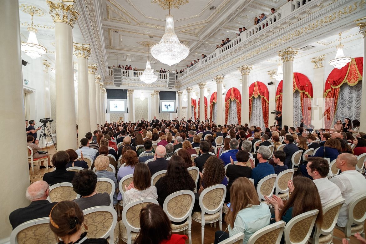 XXVI Международный ÐºÐ¾Ð½ÐºÑƒÑ€Ñ Ð²Ð¾ÐºÐ°Ð»Ð¸Ñтов имени М.Ð?.Глинки поÑле пÑтилетнего перерыва Ñтартовал в КазанÑкой ратуше