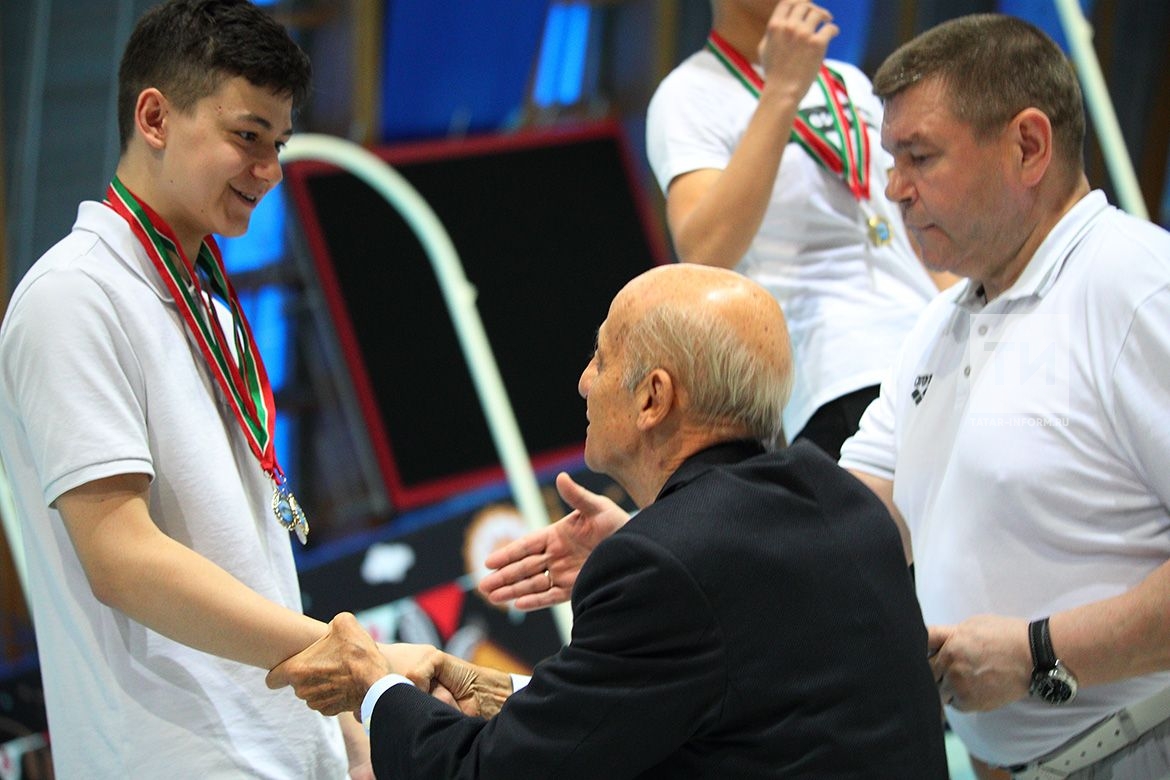 ПоÑещение ДВВС президентом FINA Хулио Маглионе