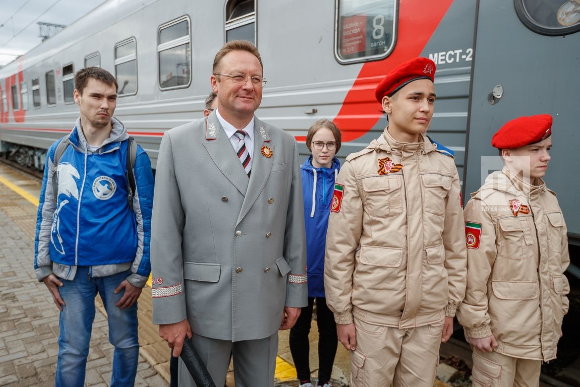 Ð¦ÐµÑ€ÐµÐ¼Ð¾Ð½Ð¸Ñ Ð¿ÐµÑ€ÐµÐ´Ð°Ñ‡Ð¸ вечного Ð¾Ð³Ð½Ñ Ð¾Ñ‚ могилы неизвеÑтного Ñолдата у КремлевÑкой Ñтены во вновь открывшийÑÑ Ð¼ÐµÐ¼Ð¾Ñ€Ð¸Ð°Ð»ÑŒÐ½Ñ‹Ð¹ ÐºÐ¾Ð¼Ð¿Ð»ÐµÐºÑ Ð’ÐžÐ’ в г.Казани (жилой микрорайон в Юдино)