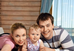 Татьяна Арнтгольц с мужем и дочерью